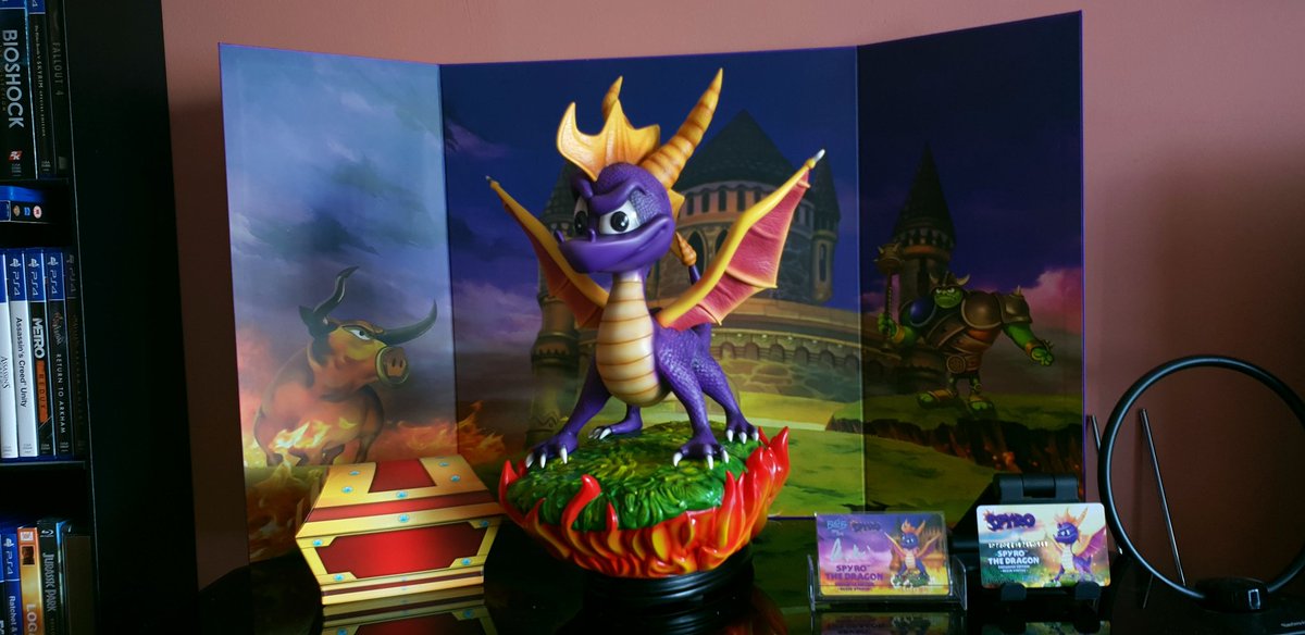 ScopeSpyro's tweet photo. Our classic Spyro resin from @First4Figures is here! And looking hot! 🔥🔥

#SpyroTheDragon #Spyro #F4FSpyro https://t.co/gRZ6zgJlkA