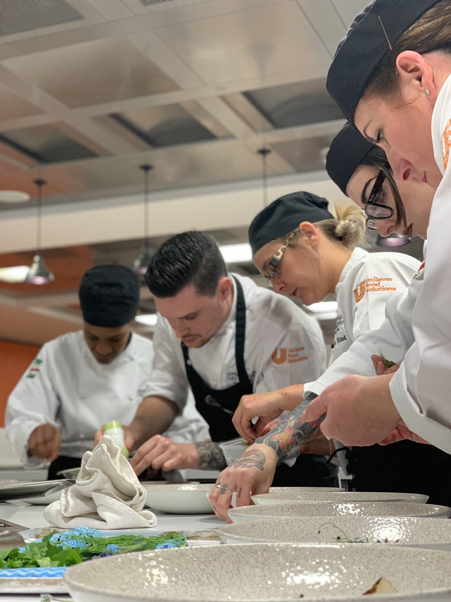 soignechef1's tweet photo. Thank you @DANIELLINES8 for such a great evening and for all your hard work, expertise and support with the apprentices. Very much appreciated! Seriously on point cooking chef 👍 @Vadischef https://t.co/nA3ik5QhMO