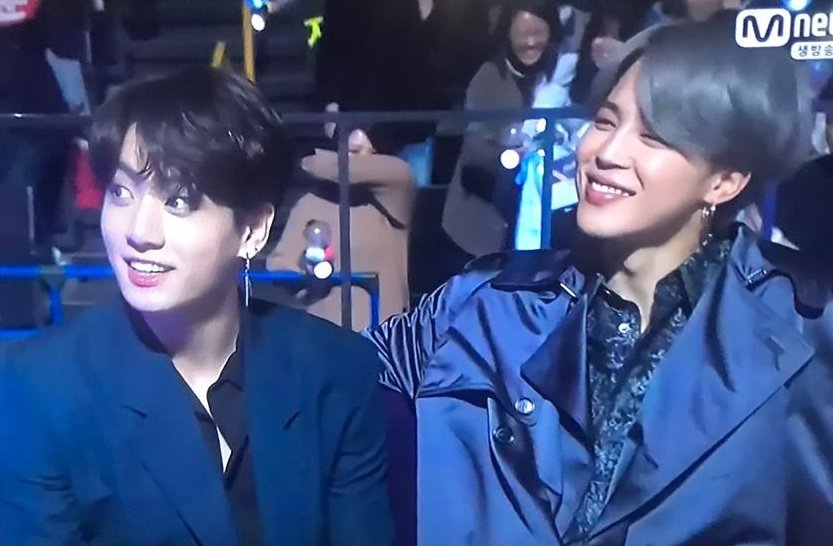 JohaJeonPark's tweet photo. Me arreglan el día sus sonrisas #MAMAVOTE #BTS https://t.co/Okt92f2lwv