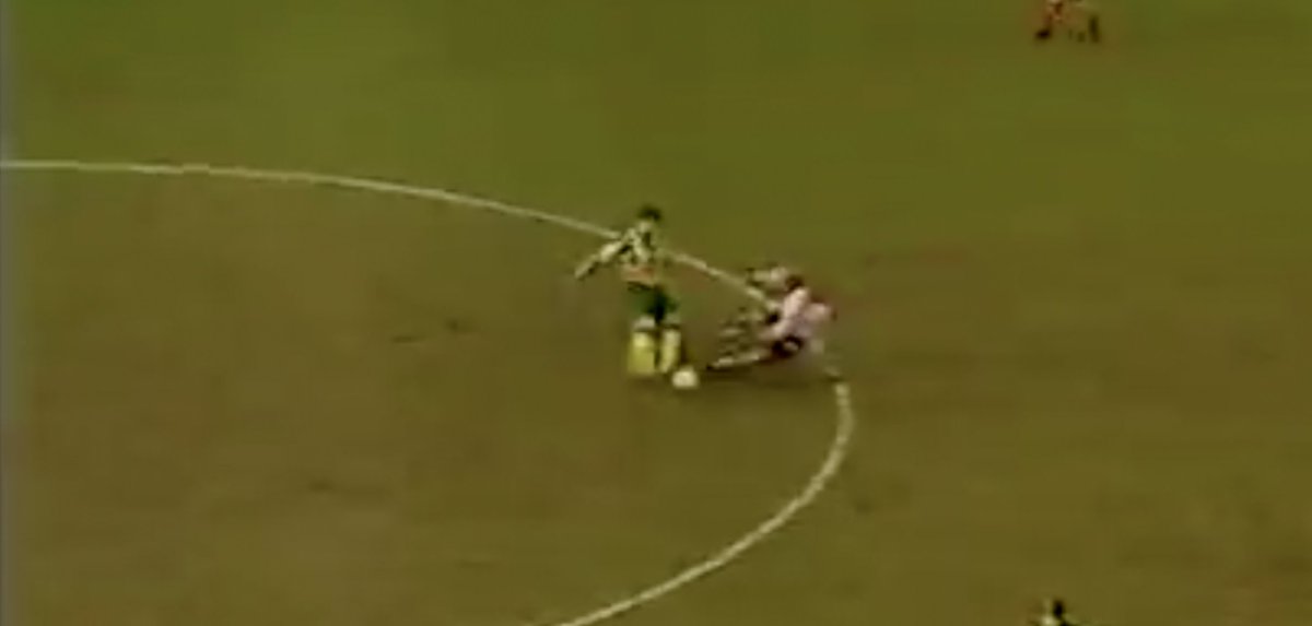 The Battle of Bramall Lane: A Perfect Storm 🔴🔴🔴🤕🤕
With special guests involved on the day, we dive headfirst into the dramatic match between Sheff Utd v WBA that was abandoned due to lack of players.
SC: https://soundcloud.com/ntt20pod/the-battle-of-bramall-lane-a-perfect-storm …
iT: https://itunes.apple.com/gb/podcast/not-the-top-20-podcast/id1112915286?mt=2 …
@blacktypebet
