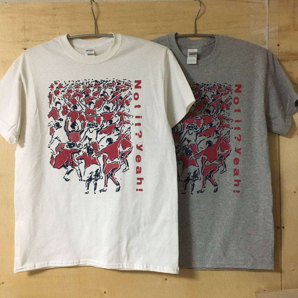 omukaedegons's tweet photo. 大好評だった踊ってる人達のTシャツを金曜のBUSH BASHのライブより再販します。デザイン、プリントはもちろん信頼のendless homework @yumaszk インクの色が少し変わったのと新色でグレーが追加、ロングスリーブも少しあります。めっちゃかっこいいんで是非ゲトってください。
#notityeah https://t.co/L4QaAmKt8h