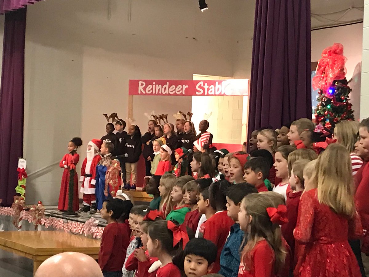 BonnieMaready's tweet photo. DCPS First graders did such a great job performing for their parents! #ProudAP #DCPSRocks #TeamDCS https://t.co/9Xy5dbnK5R