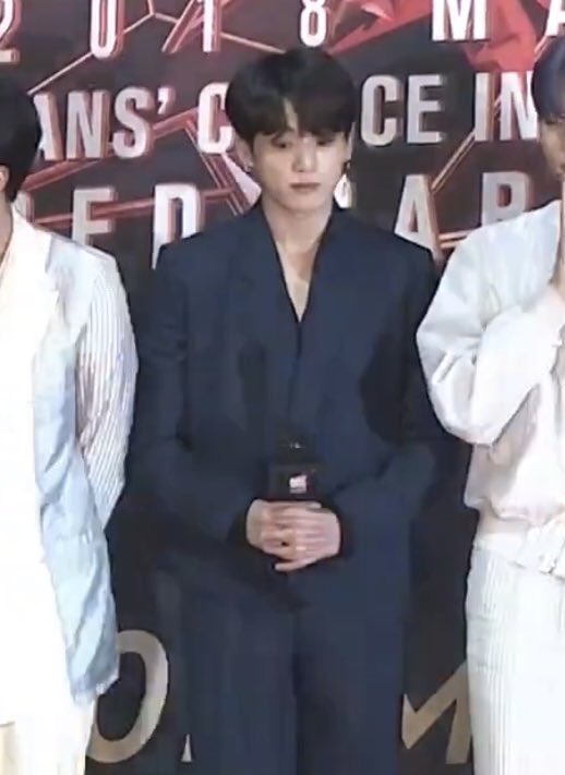 V bts dating 2018