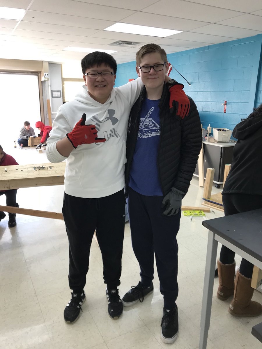SMSwiz's tweet photo. The building projects for #DecemberSessions are starting to take shape! #STEM #i3STEMepsilon @ShanahanMS https://t.co/q276SM6ZXM