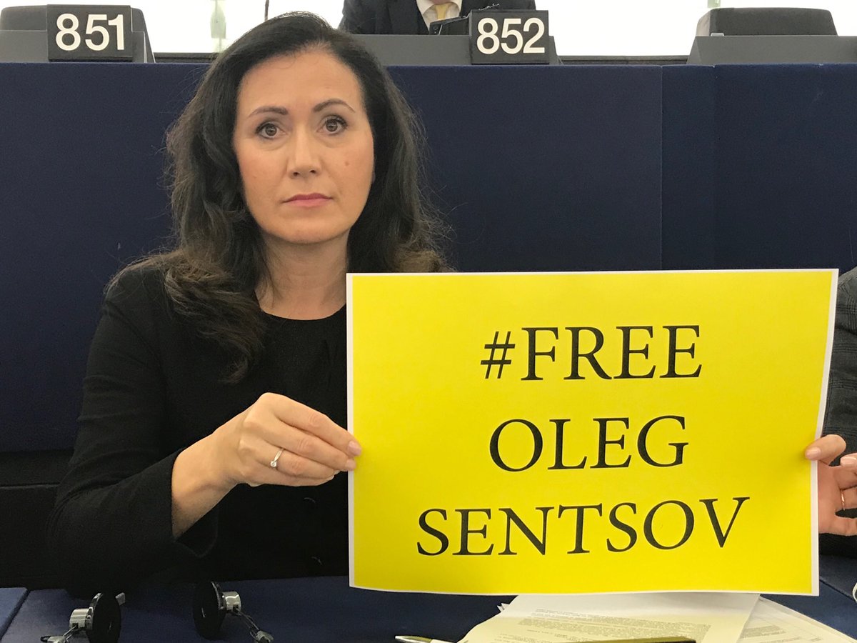 PatricijaSulin's tweet image. Ukrajinski filmski režiser in politični zapornik Oleg Sentsov je letošnji dobitnik nagrade Saharov za svobodo misli. Čestitke za prejem nagrade, ki jo prejema tudi za pogum,vztrajnost in neomajnost  #FreeOlegSentsov