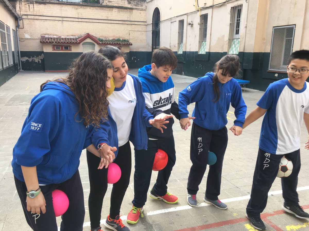 MDPBailen's tweet photo. Els nois i noies de 1r d'ESO treballen en equip i superen reptes cooperatius a #EF amb @YoEF_ytu #juntsanemméslluny https://t.co/q4RTKeFY2C