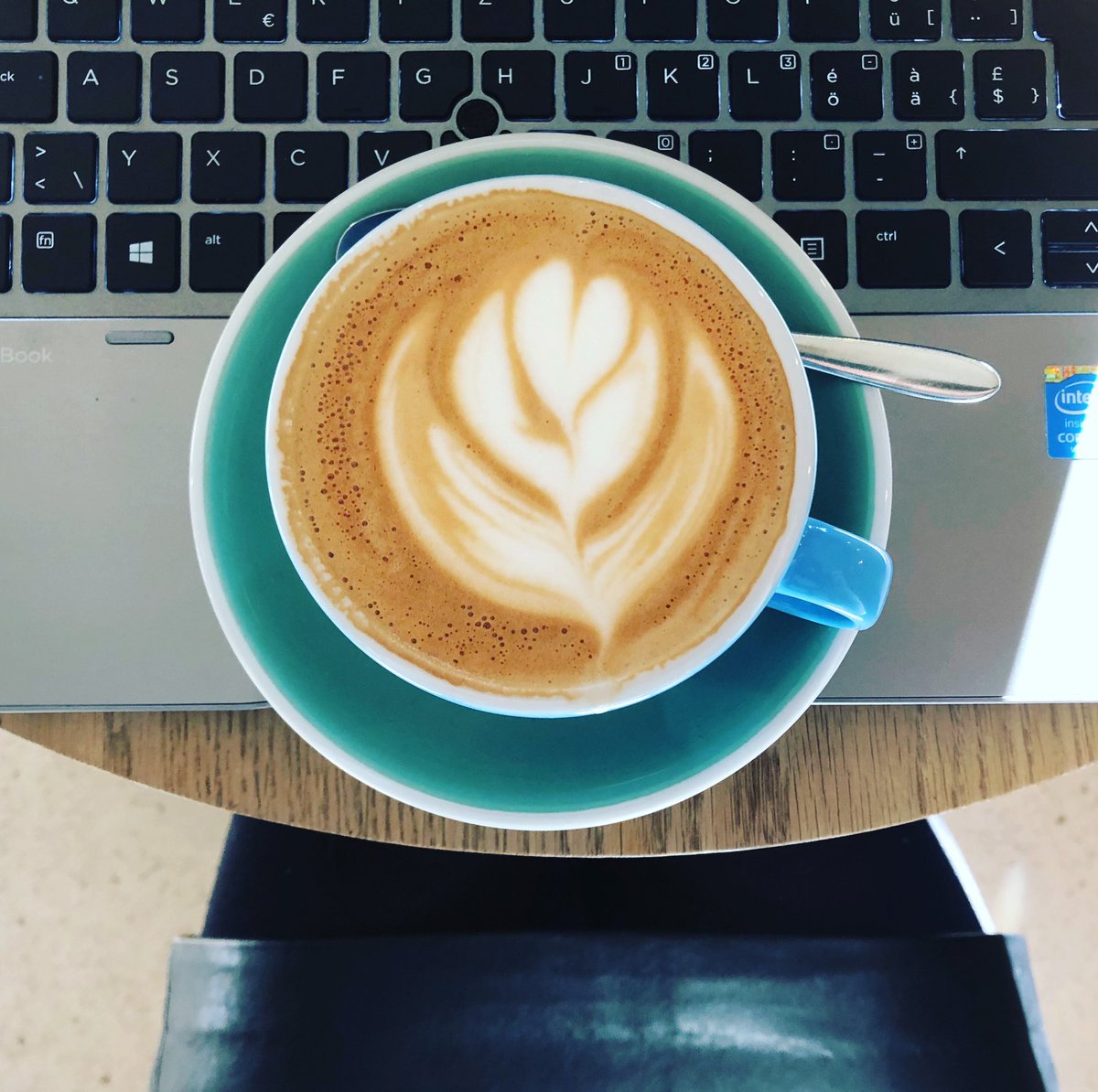 Where did you have your Wenesday morning coffee? Me - Bros Beans and Beats in Zurich. Share your coffee spot #coffee #coffeeplease #cafe