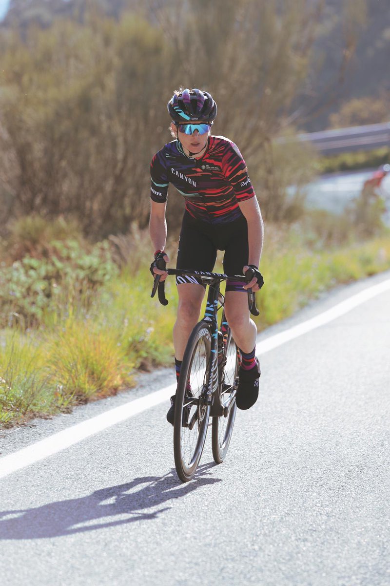 Finally photos where I look half decent on a bike #lifegoals❤️ 

Thank you for capturing it @CorinneWalder &amp; for making it happen <a href="/GoZwift/">Zwift</a> <a href="/WMNcycling/">CANYON//SRAM zondacrypto</a> <a href="/rapha/">Rapha</a> <a href="/oakley/">Oakley</a> <a href="/canyon_bikes/">Canyon Bicycles</a> #zawfinals2018 #zwift #zwiftacademy #cycling #womenscycling