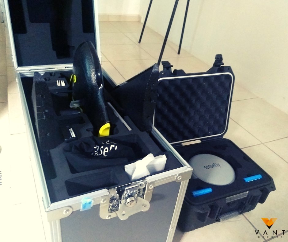 vantgeomex's tweet image. Equipo para levantamiento fotogramétrico con drone. 

#Drone #EbeePlus #Fotogrametría #Vantgeomex #FelizMiércoles