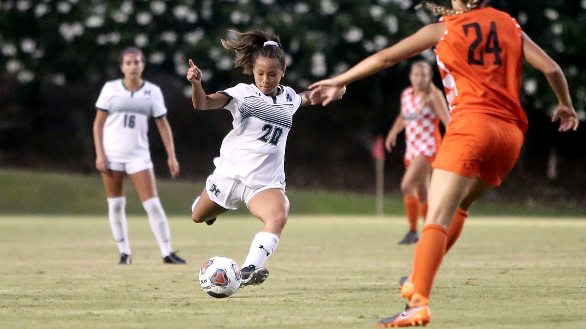 Congrats to #BWCTourney MVP Dana Fujikuni (<a href="/LBSUSoccer/">Long Beach State Soccer</a>) and #BigWest POY Raisa Strom-Okimoto (@UHWahineSoccer) - <a href="/UnitedCoaches/">United Soccer Coaches</a> Scholar All-Americans!

#GoBeach #GoBows #PlayBig 💪⚽️