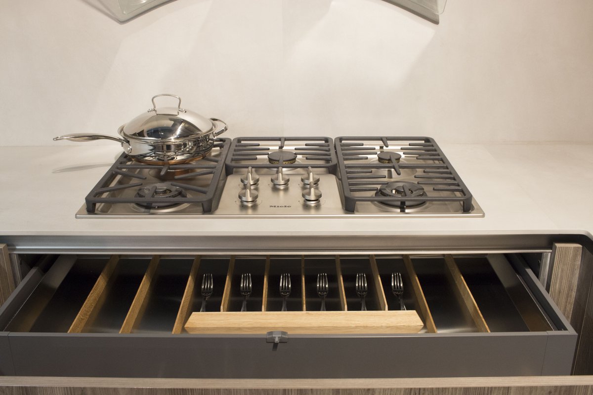 Pedini has all your cutlery and knives where you need them for your next cooking extravaganza. With the exceptional Miele stove top, you're sure to be in the kitchen often. #Miele #Pedini #stovetop #cabinets #kitchen #kitchenluxury #luxurykitchens #kitchengoals