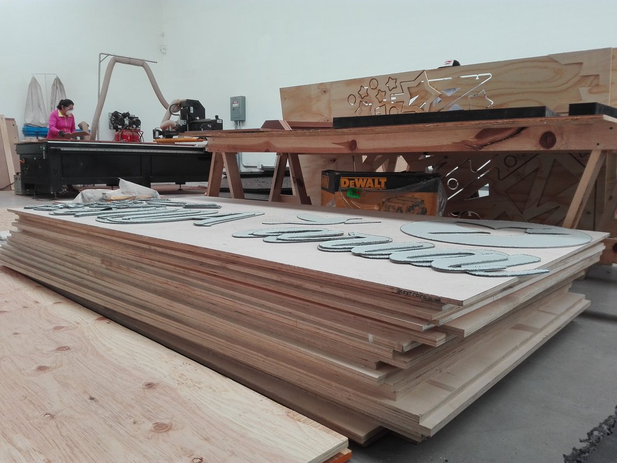 crlngas's tweet image. Muy movidos en #patadeperroestudio #routercnc #impresion3d #cnc #3Dprinting