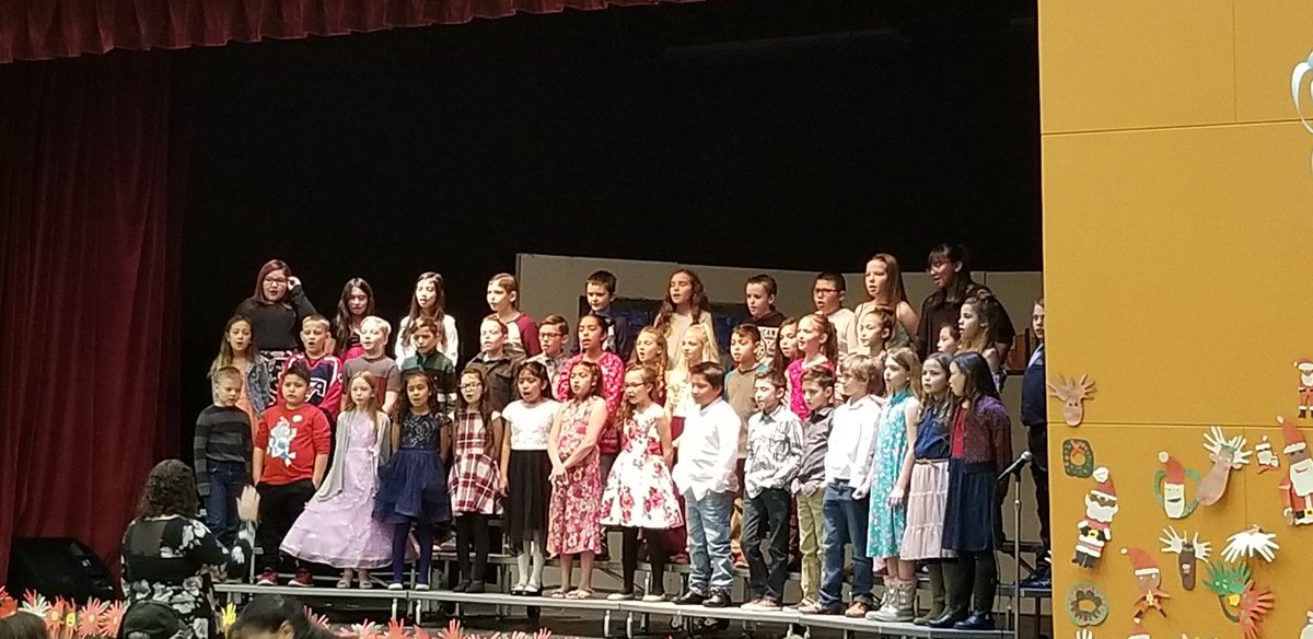 AlamosaES's tweet photo. AES3-5 Winter Program with Mrs. Yohn and Mr. Richardson's classes https://t.co/efXgAcBcIZ