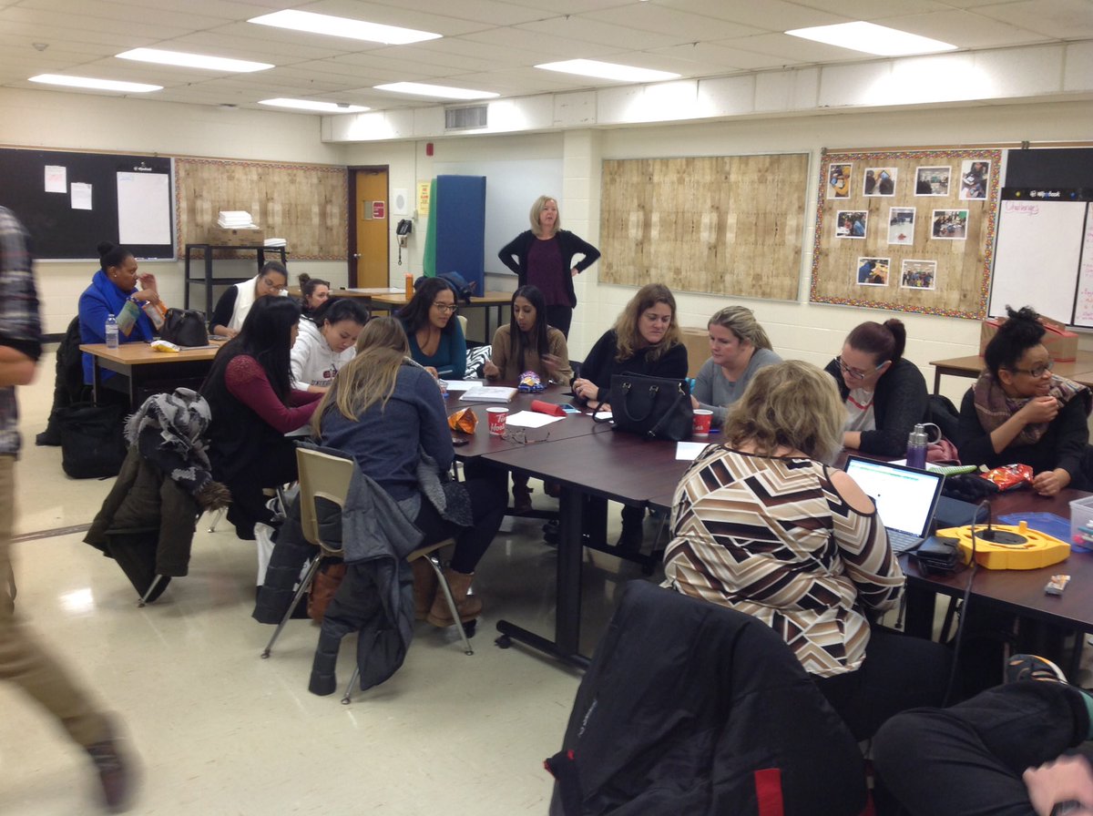 shyde14's tweet photo. The fabulous #CookBTC educators collaborating and learning from & with each other @LizCookPDSB @pgliljedahl #EngageMath https://t.co/XE3SGlWxBX