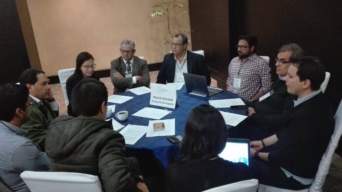 FARO_org's tweet photo. [AHORA] Inicia trabajo por mesas de discusión donde se abordan temas sobre soluciones desde el sector privado, gobierno abierto y evaluación de impacto. #LatinoamericaTransparente #NoALaCorrupcion #REAL @ilaipp @EsPublicoCL https://t.co/PSssQlVGI2