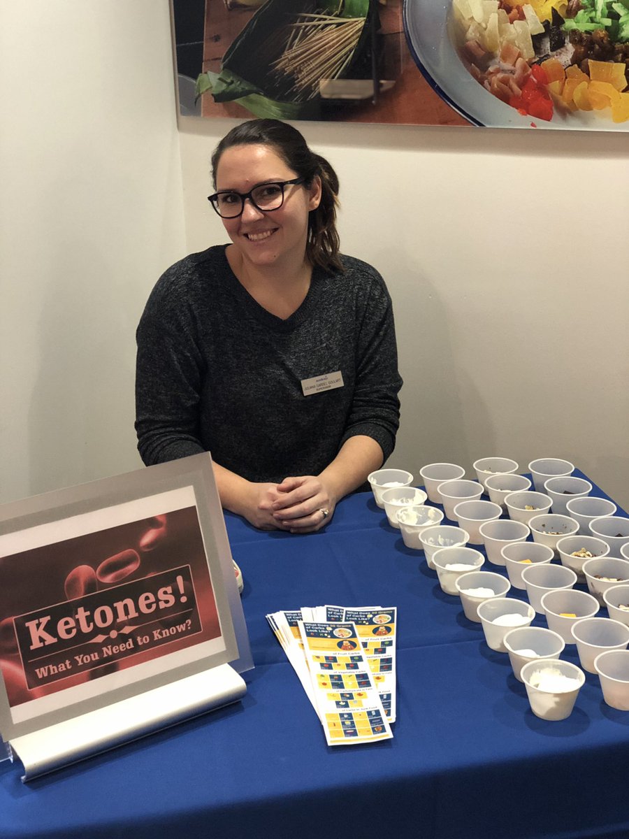 DiningDan's tweet photo. Join our nutritionist Juliana as she hosts her first #NutritionNook! Learn all about ketones, the low carb high fat diet, and snag some dark chocolate, almonds, cheddar cheese, and Greek yogurt! She’ll be in the #Marketplace until 1:30 pm! https://t.co/XmCZ3INBoL