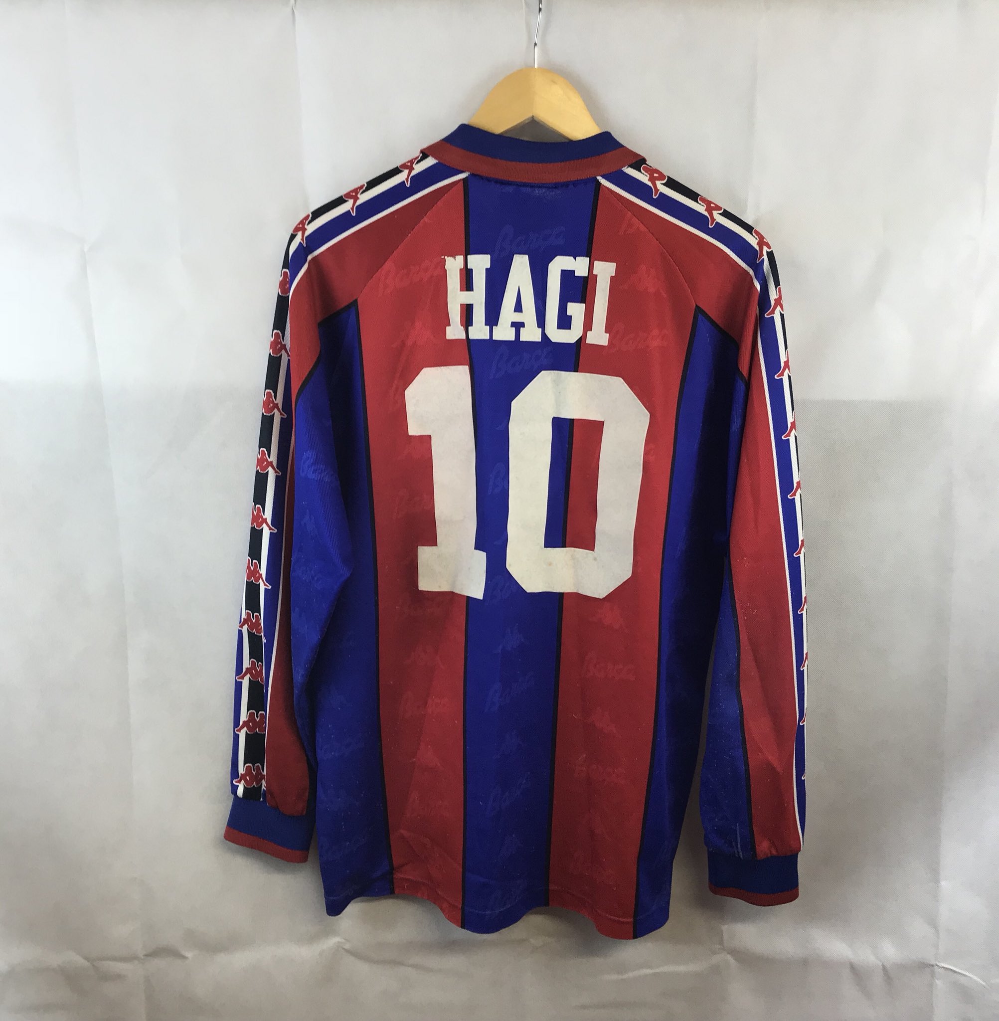 Historic Football Shirts Ltd on X: "New 🔥 @fcbarcelona ⬇️⚽️👕 Barcelona Hagi 10 L/S Home Shirt 1995/97 Adults Medium Kappa https://t.co/T7pAOHHeFS #fcbarcelona #gheorgehagi #kappa #romania #footballshirts #footballshirt ...