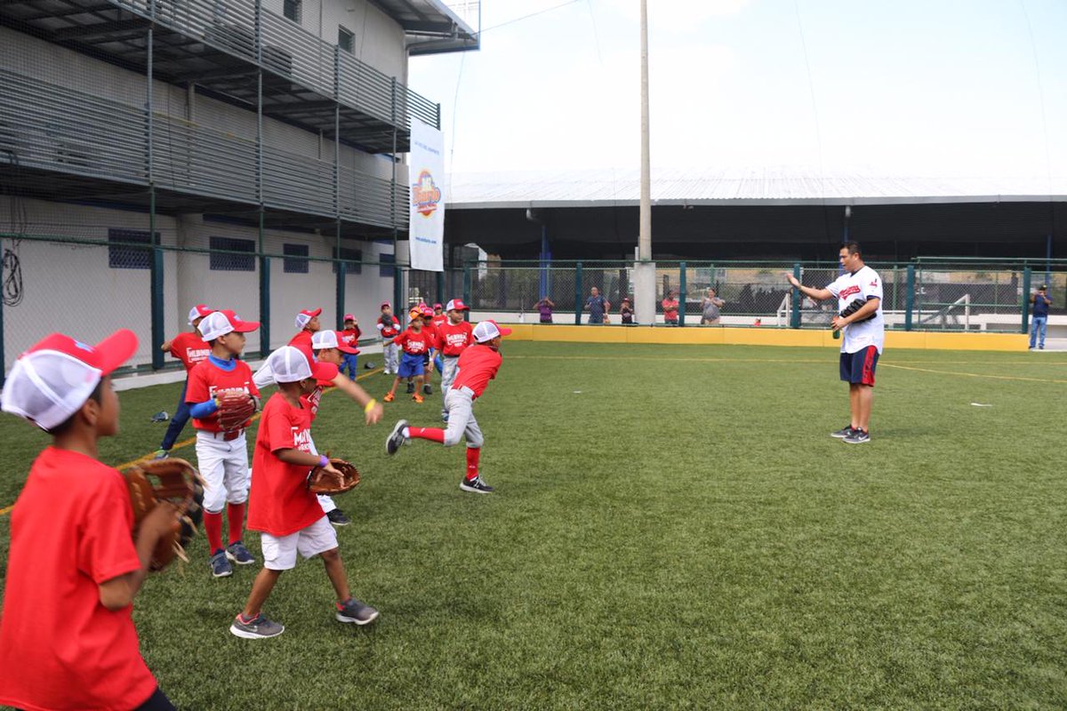 Play Ball! ⚾️ El complejo <a href="/mvppanama/">MVP Panama</a> abrió sus puertas a 30 jóvenes deportistas amigos de la embajada, quienes tuvieron la oportunidad de participar de una clínica deportiva con jugadores profesionales de baseball y basketball de Estados Unidos #EstamosUnidos 🇵🇦🇺🇸