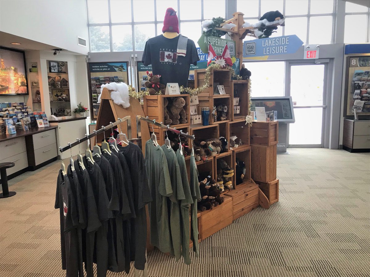 OntarioJamie's tweet image. Give the gift of the getaway with @ResortsOntario gift certificates!🎁They can be used at over 100 Resorts across Ontario! Best of all? You can buy them at most @OntarioTravel centres! Stop by and visit us to check those last items off your Christmas shopping list! 🎀#GoResorting