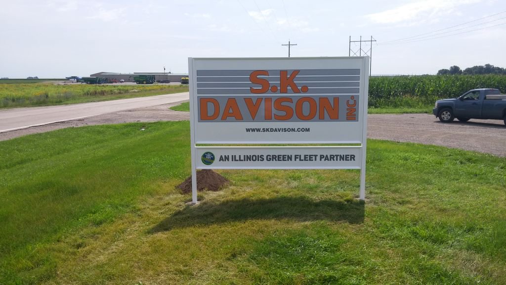 DynaGraphicsInc's tweet photo. We worked with @GD_Integrated to showcase their commitment to using cleaner fuel alternatives. We created and installed this vinyl wrap for their semi plus signs that we built, installed and installed graphics to.
@ILSoybean @LungAssociation #VinylWrap #Graphics #DynaGraphics https://t.co/hIrpIS9OPZ