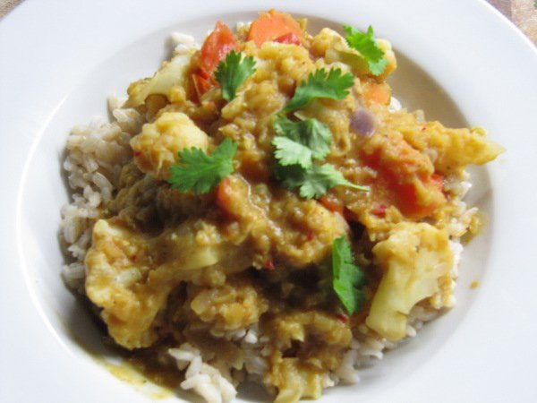 ReneeRD's tweet photo. Hearty, delicious and full of health benefits, this curry is a family favorite this time of year! Check out the recipe here: https://t.co/SXQBPh1vq9 #nutrition #recipeblog #healthyeats https://t.co/80RVCRoVl1