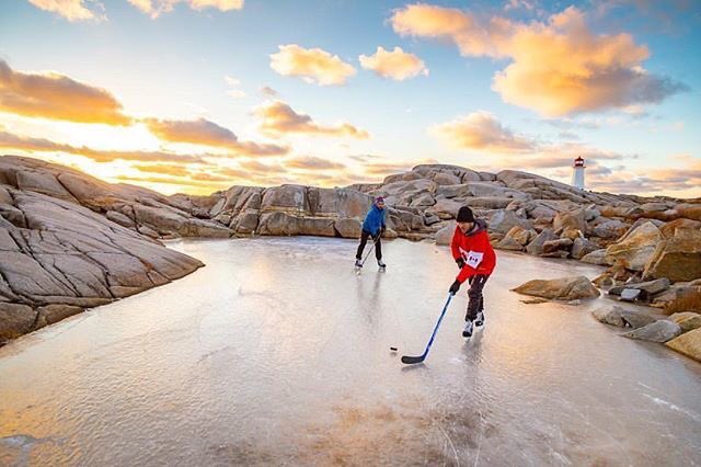 battisctv's tweet image. Who played it better? Peggy's Cove NS pick up pond hockey 1950 vs 2018 @CTVNews