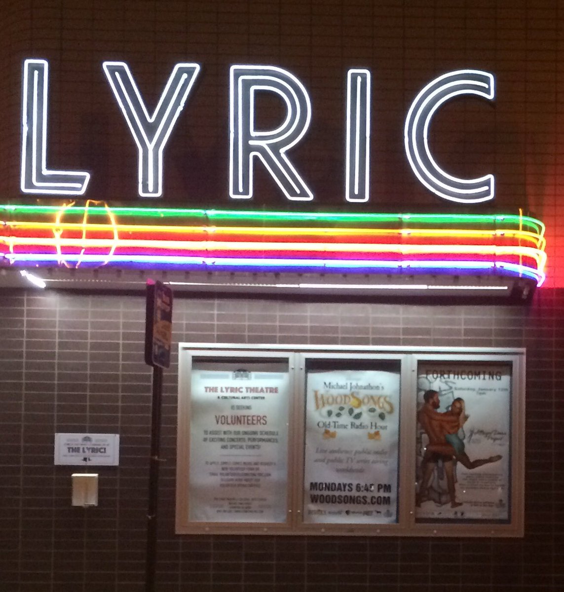 allegroproject's tweet photo. FORTHCOMING
Poster case official! 🖤
#allegrodanceproject #forthcoming #dance #contemporarydance #livemusic #circus #nameinlights #getyourtickets #neon #kentuckyproud #kentuckykicksass #sharethelex #lexingtonlyrictheater #wemovetomoveyou https://t.co/ijHi9RHBmU