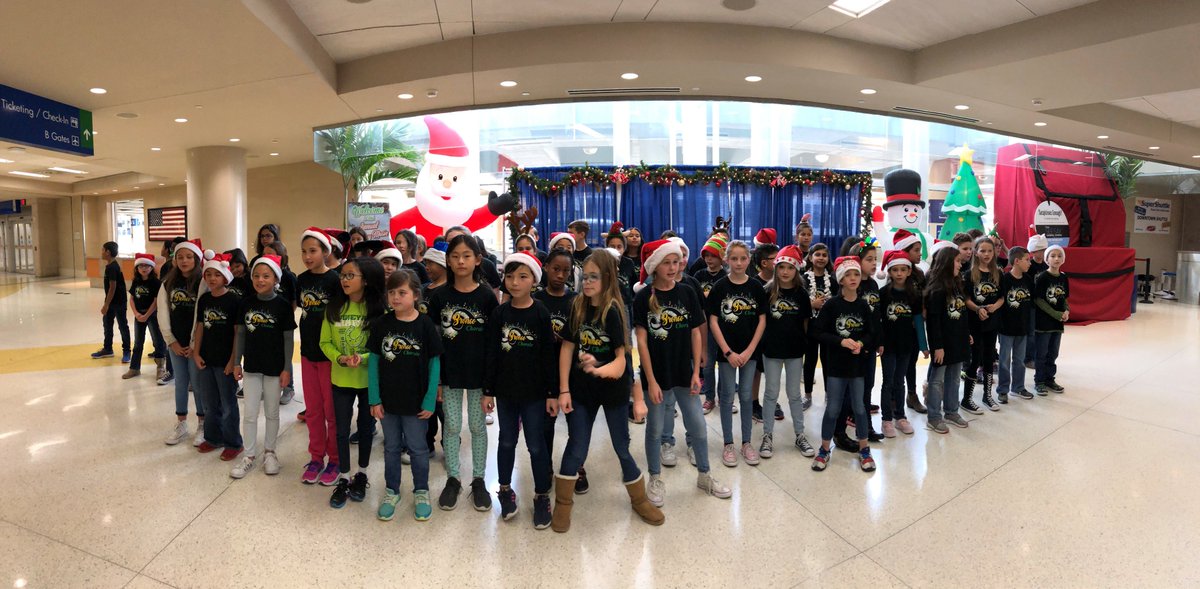 VRBroncoMusic's tweet photo. Bronco chorale spreads holiday cheer throughout the city! @Bronco_Leaders @NEISDElemMusic https://t.co/amrGBRy6SH