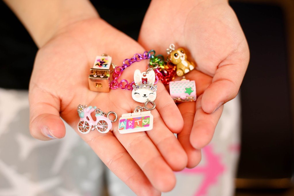 TravelsOverToys's tweet photo. What has this girl so excited you ask? She just found out her stocking is going to be stuffed with @CHARM_IT this year and she can't contain her joy!! Read about these great #stockingstuffers and more at https://t.co/G4hFteW5NL
#charmit #kidsfashion #charmbracelet #giftsforgirls https://t.co/b53zMCFKpi