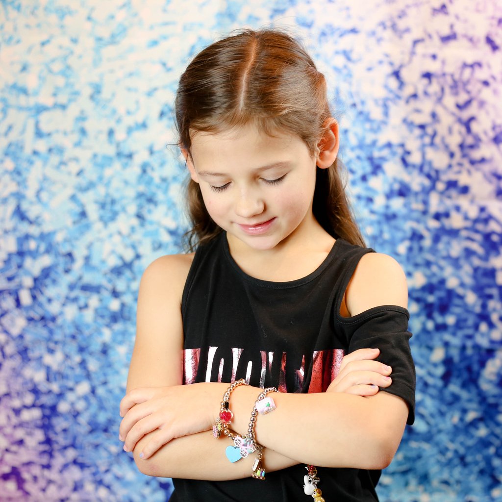 TravelsOverToys's tweet photo. What has this girl so excited you ask? She just found out her stocking is going to be stuffed with @CHARM_IT this year and she can't contain her joy!! Read about these great #stockingstuffers and more at https://t.co/G4hFteW5NL
#charmit #kidsfashion #charmbracelet #giftsforgirls https://t.co/b53zMCFKpi