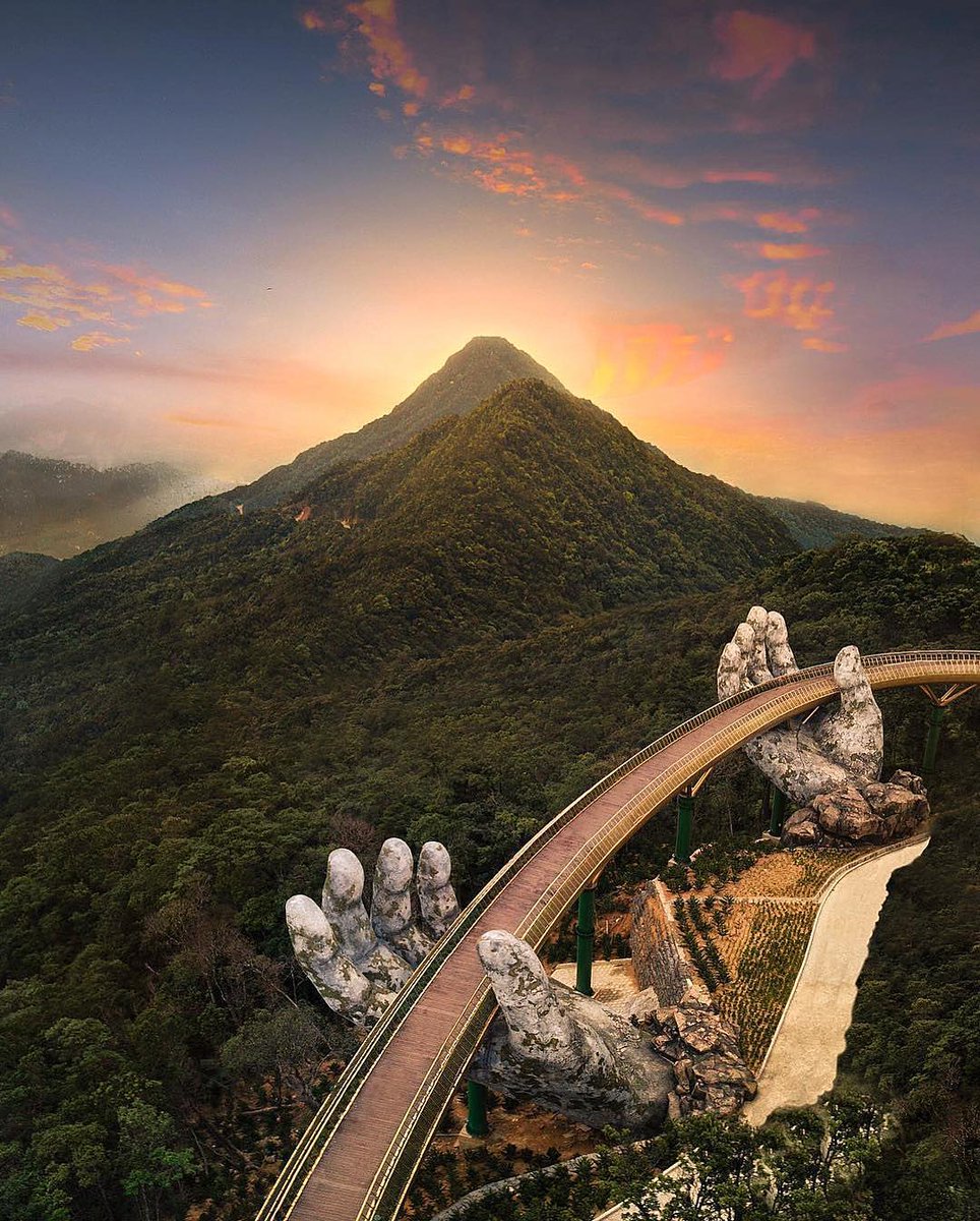 Este es el Golden Bridge, una de las ideas más creativas del momento. Debería haber más puentes así alrededor del mundo! #Vietnam 🇻🇳
📸 jonny.melon