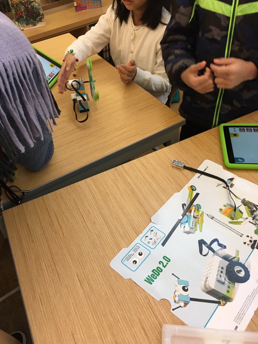 SciSocWeston's tweet image. @wstechlib   Best part of the week:  watching these G4&amp;amp;5 coders push the limits with We-Do