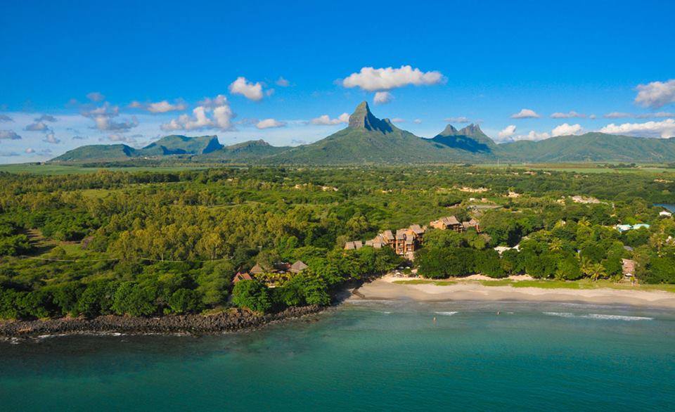 resaplanet's tweet photo. Évadez-vous dans les îles pour les fêtes avec @_Islandian_, notre maque sœur. 
#FollowUs sur:  https://t.co/o4jLu1QqgM! 🏝🌺

#Resaplanet #islandian #lovetheislands #partnership #indianocean #océanindien https://t.co/Wwla1ZNa4R