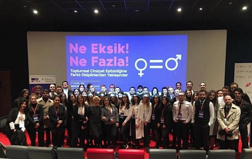 Bu yılda Halkla İlişkiler son sınıf öğrencilerinin hazırladığı seminerimizin sonuna geldik. Değerli konuşmacılarımıza ve bizi yalnız bırakmayan konuklarımıza çok teşekkür ederiz. #BizBüyükBirAileyiz #neEKSİKneFAZLA <a href="/bilgi_pr/">Bilgi PR</a> <a href="/BiLGiOfficial/">İstanbul Bilgi Üniversitesi</a>