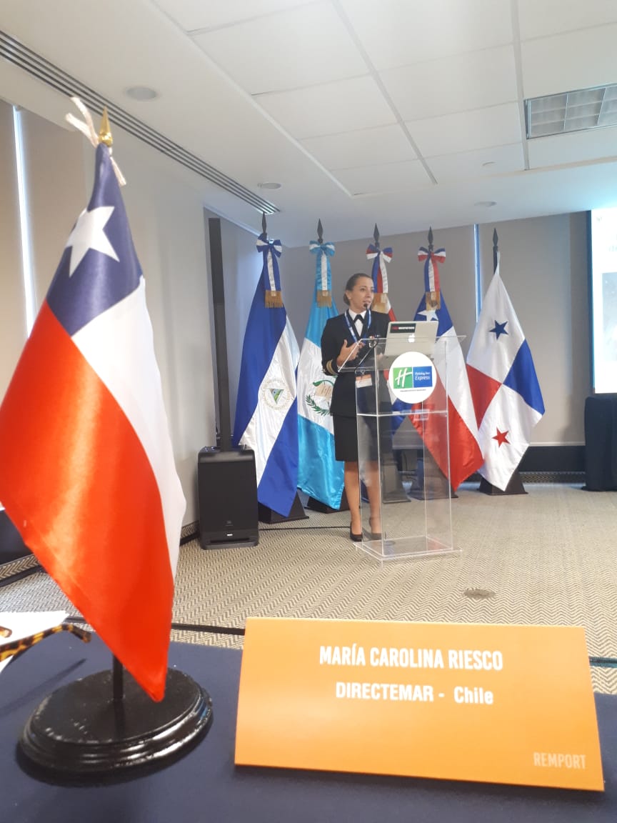 DGTM_Chile's tweet photo. La CC JT Mª Carolina Riesco, Jefe (S) del Depto. Jurídico de la @DGTM_Chile expuso sobre la creación de la Red MAMLa en el I Taller de Intercambio de Experiencias de Mujeres Marítimas y Portuarias de Centroamérica, organizado por @cocatram y que se realiza en #Panama
#Directemar https://t.co/rjVlEthgFU