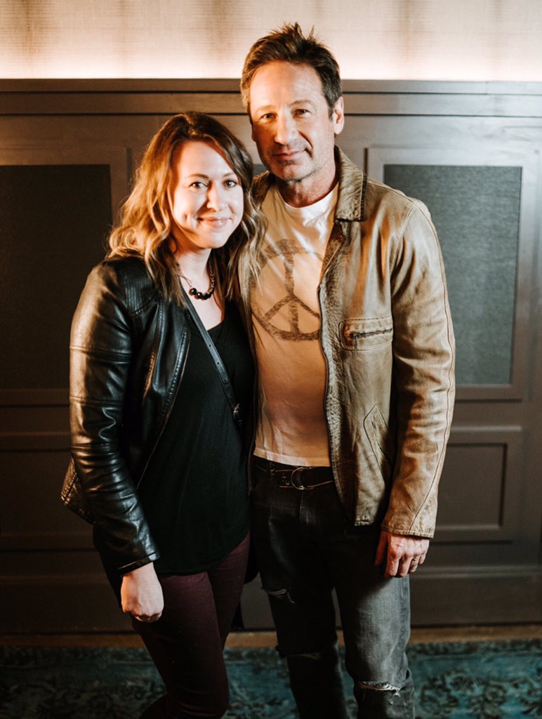 2018/12/09 - One Night with Davd Duchovny in Nashville - Page 5 DuOIpy7WkAE853w