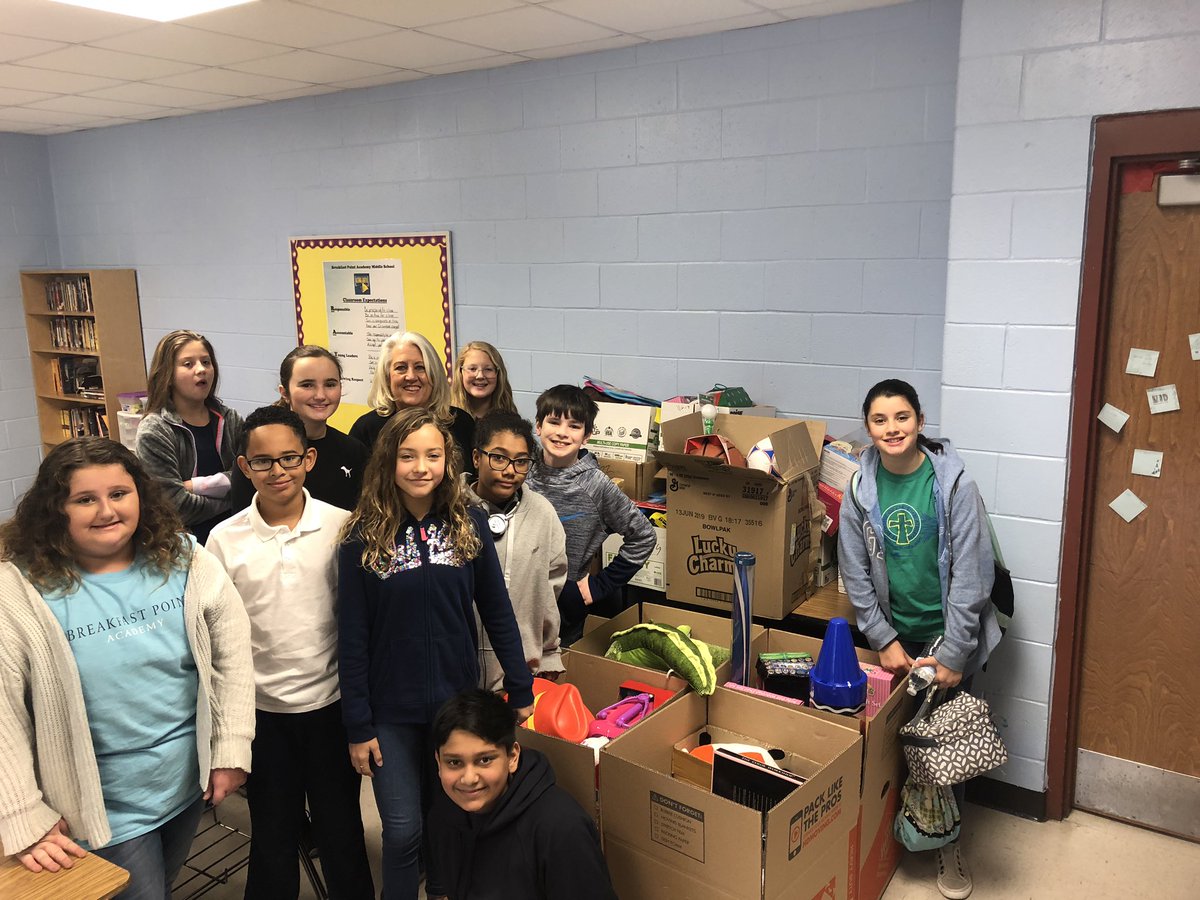 <a href="/BPAPrincipal29/">Clint Whitfield</a> students supporting the #SalvageChristmas toy drive!! #raysrise