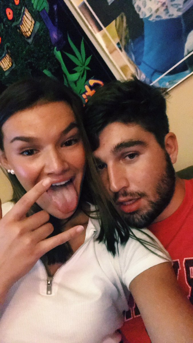 Alexissruthh's tweet photo. Happy 20th babes!! You mean the world to me. I love you and I’ll see you soon handsome. Have the best day!!❣️❣️ https://t.co/77v7jL4KWo