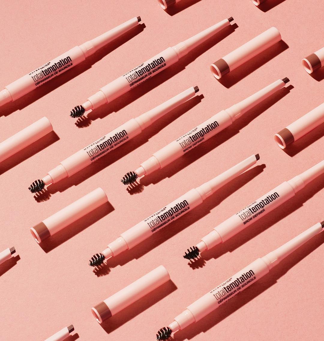 MaybellineBA's tweet photo. Aplikator Total Temptation olovke za obrve popunjava i definira tvoj luk, a završni izgled djeluje posve prirodno! Jesi li ga isprobala? 👏 https://t.co/0GsvZFhlfv