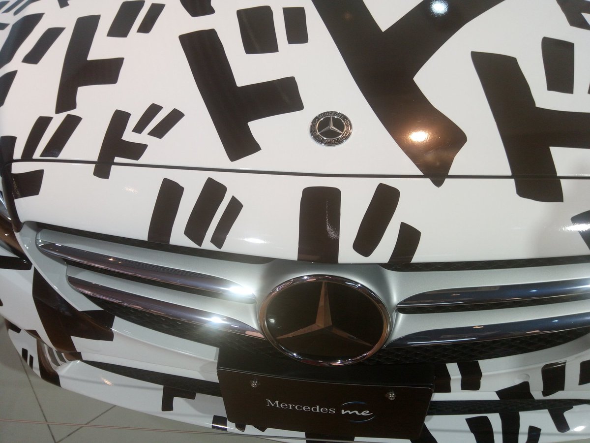 オスカールさん やっぱエンブレムは気になるよね 三菱のマークとはちゃうからね これベンツだからね メルセデスミー ドドドカー