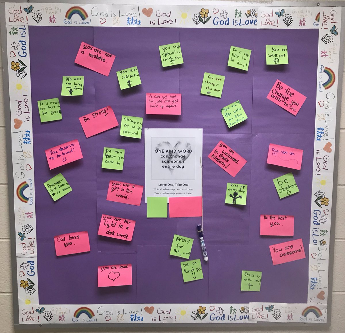 Mrs_A_Isaac's tweet photo. During our Advent mass @StAlfred_dpcdsb was reminded that each day we have a new opportunity to be kind to others! What kind words will you share today? #Affirmations #Gratitude #Wellness #HSCertES #LeaveOne #TakeOne https://t.co/94eAArQsdV