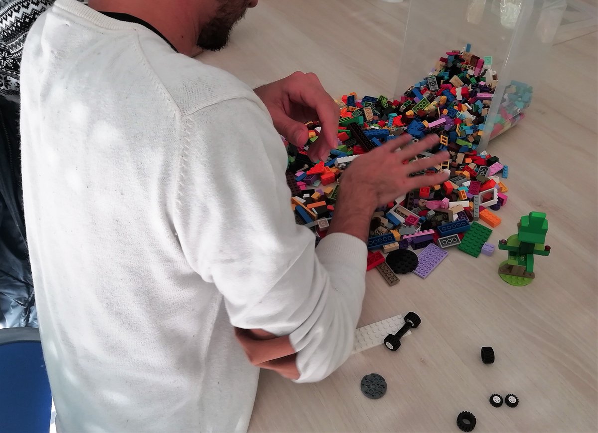 IP_3G's tweet photo. IP3G à l'heure de #Noël 
Quand le Défi n°2 de notre calendrier de l'#Avent fait retomber les équipes en enfance !

#Lego #OnEstCréatif et ça se voit !

Mercii @GroupeFBO de nous avoir soufflé l'idée

#OnEstFierDeNosEquipes 
#TeamVoisins
#DéfiInterServices

@Vigie360 https://t.co/eFYbu7yAAM