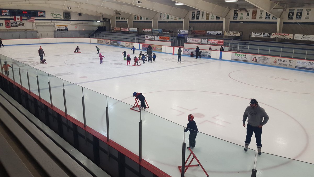 BirnamPork's tweet photo. 24 JK/SK kids in our school and all 24 are on the ice after they walked over (parents volunteer to drive the skates over and tie them). 
Definately some of the perks of having a small #rural school! #keepingthemactive 
@Campbellgrain @SCCDSB https://t.co/nyYo2tH2tQ