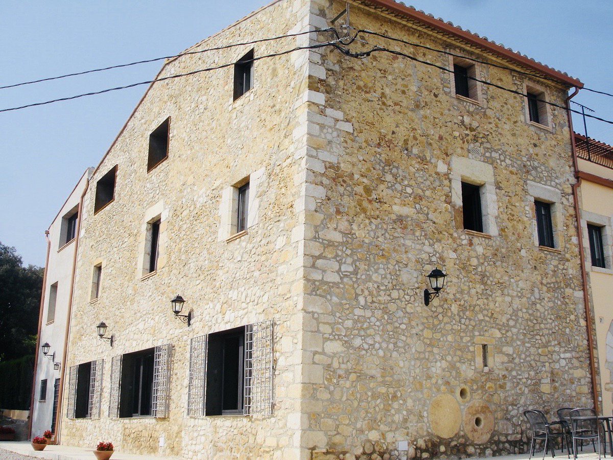 masjonquer's tweet photo. La Red de Museos de las Comarcas de Girona, se unen por cuarto año consecutivo para tentar a toda la familia con vivir el #NadalalMuseu https://t.co/WPiT5Gt6fr @redcostabrava #casarural #emporda #masjonquer https://t.co/g4ARdOLSQM