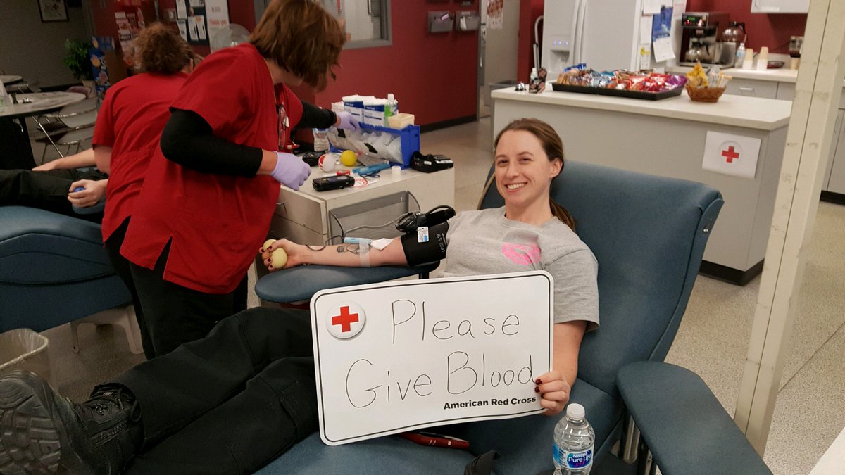 Thanks to Korie Krull <a href="/KorieKrull/">Korie Krull</a> for giving her pint for the Firefighters/EMS in the #FortWayne #BattleOfTheBadges, now thru 12/22! <a href="/CityofFortWayne/">Fort Wayne, Indiana</a> <a href="/FortWayneFire/">FortWayneFirefighters124</a> <a href="/TRAAEMS/">TRAA EMS</a>. Battle details: rcblood.org/2E2XIvT