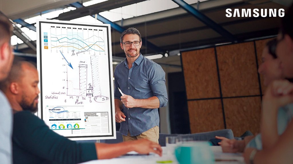SamsungDE's tweet photo. #StartUp sucht Multitalent? 🔍 Unser Bewerber: #SamsungFlip! Effizient, kreativ und digital. So erleichtert euch das smarte Whiteboard den #Arbeitsalltag: https://t.co/5TTMzDoHX3 #S_Help #workspacegoals https://t.co/PMFVCyILSD