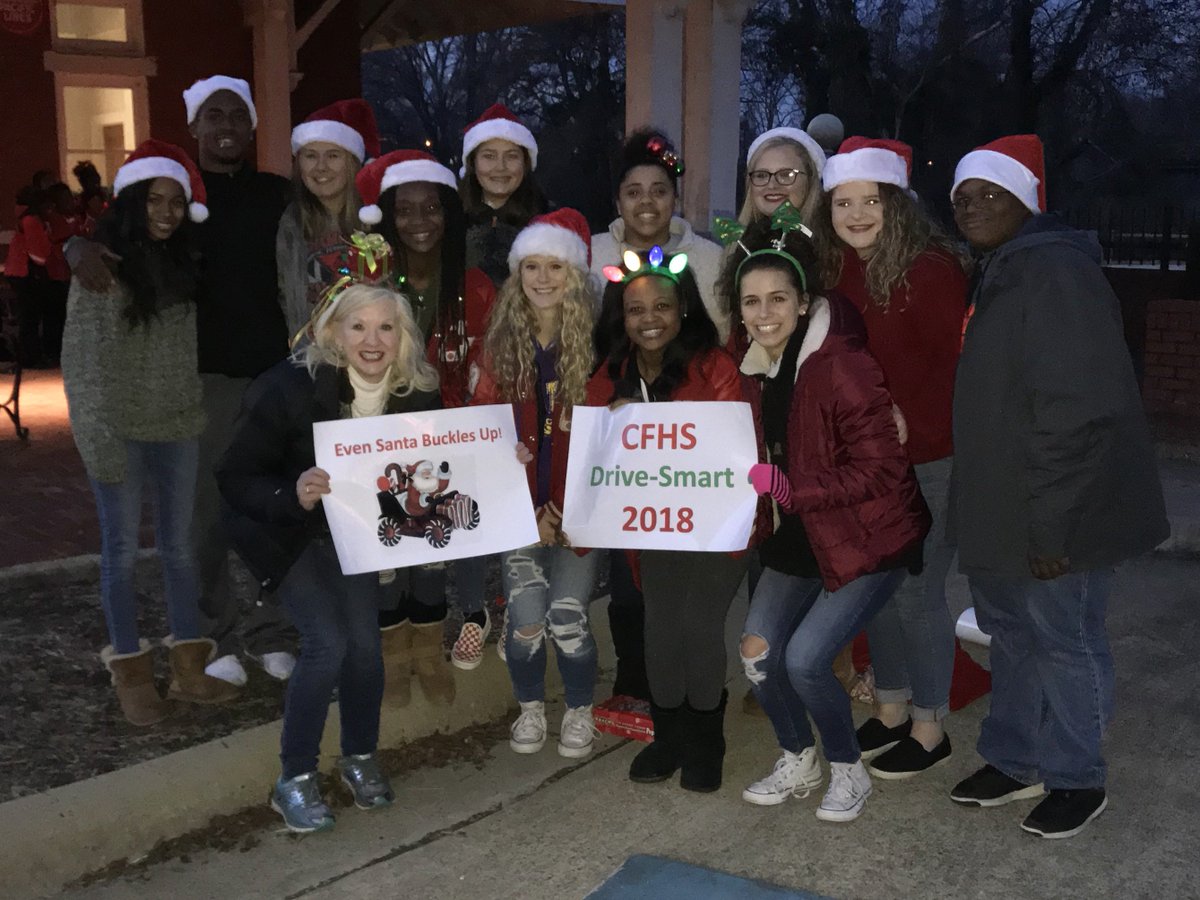 archildrensIPC's tweet photo. Camden Fairview Drive Smart Challenge Christmas Parade Float #EvenSantaBucklesUp #SantaAndSeatbelts #EmbraceTheBelt #InjuryPrevention #TheIPC #CamdenFairview #BuckleUp https://t.co/lROfxy6764