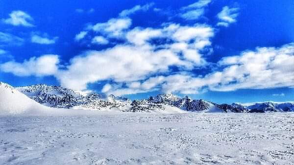 RevolverShow's tweet photo. A #Revolver ci colleghiamo con l’Antartide dove il nostro @CallegariD prosegue la sua avventura #SevenSummits e presto scalerà il monte Vinson! @VirginRadioIT @VIRGINRINGO @LGSSportLab #ExtremeIsPossible #StayRock https://t.co/cFFqvfaSsm