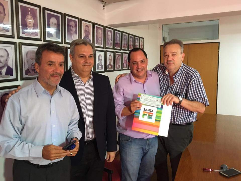 gabrielrealpdp's tweet photo. #Chabás junto al Ministro de Gobierno, Pablo Farías, y el Sec. de Municipios y Comunas, Carlos Torres,  nos recibió el Pte.Comunal Lucas Lesgart.

Hicimos entrega de cheque por fondo de Obras Menores por un monto de $ 1.360.000 para la adquisición de una barredora. https://t.co/OGgu8MKfDh