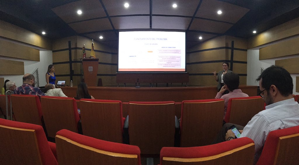 periodico15's tweet photo. @unab_online @ComSocial_unab @OrmicUnab @RedperiodismoU @MarcianoVente @Unipamplona @UnabRadio @SoyAutonomoUnab @FLIP_org @moecolombia #Cubrimiento15 Se presenta un proyecto de investigación realizado por estudiantes de @ComSocial_unab de la @unab_online, y guiado por @MarcianoVente: ‘#Bucaramanga como modelo de ciudad competente a nivel cultural. Un paralelo con #Bogotá, #Medellín y #Cartagena’.
@OrmicUnab https://t.co/R91vUltcTw